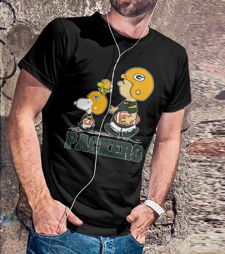 Snoopy Packers Fans Football With Woodstock And Charlie Brown T-Shirt