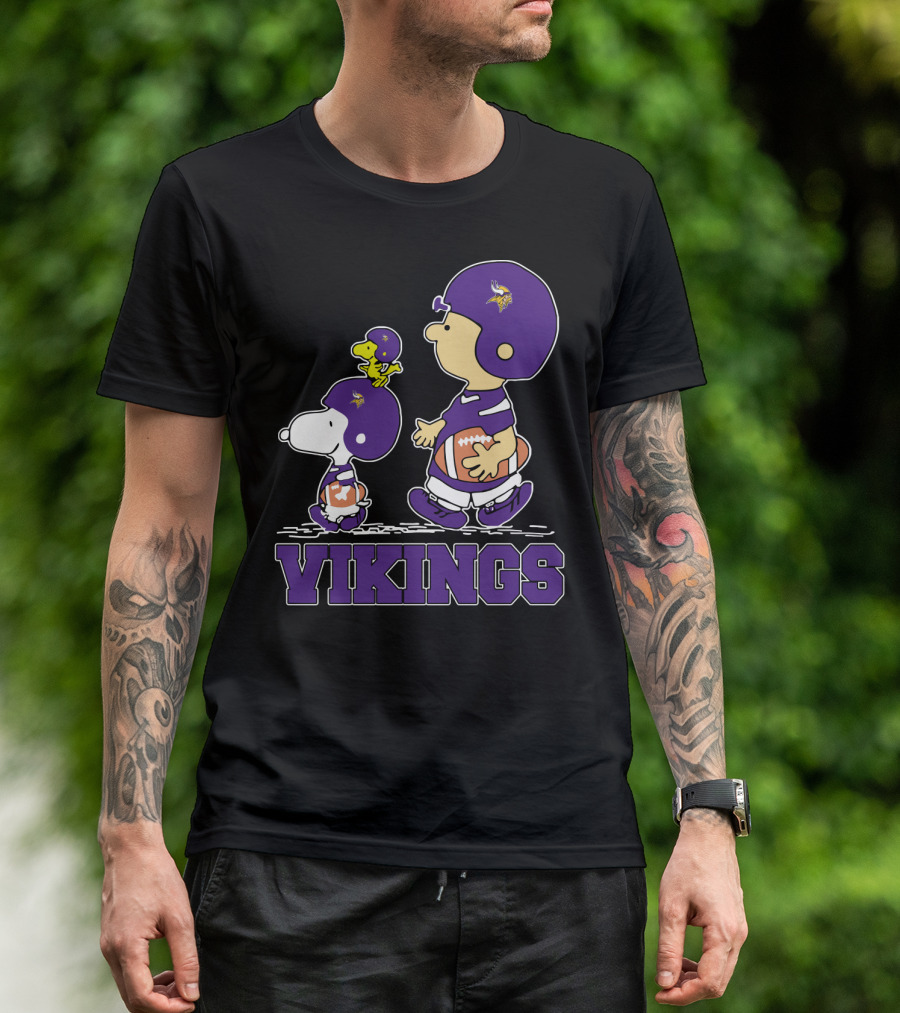 Snoopy Woodstock Charlie Brown Minnesota Vikings Fans T-Shirt