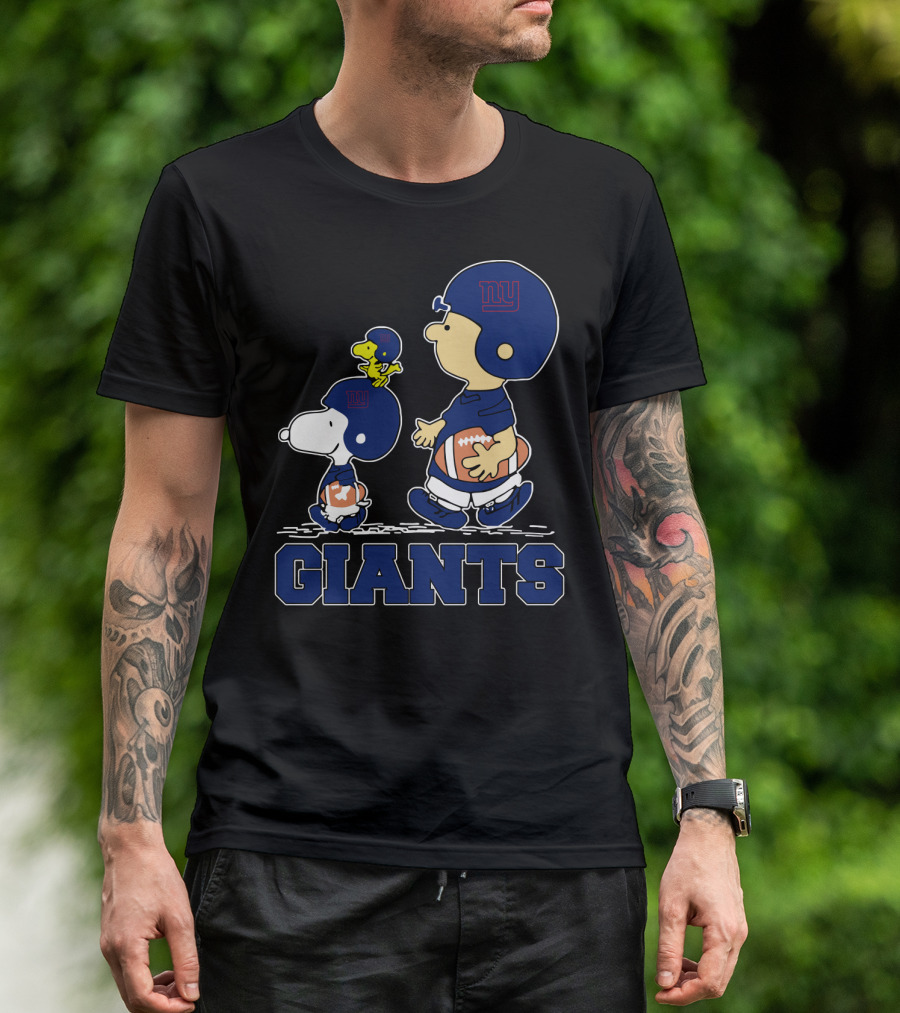 Snoopy Woodstock And Giants Fans Football Helmets T-Shirt