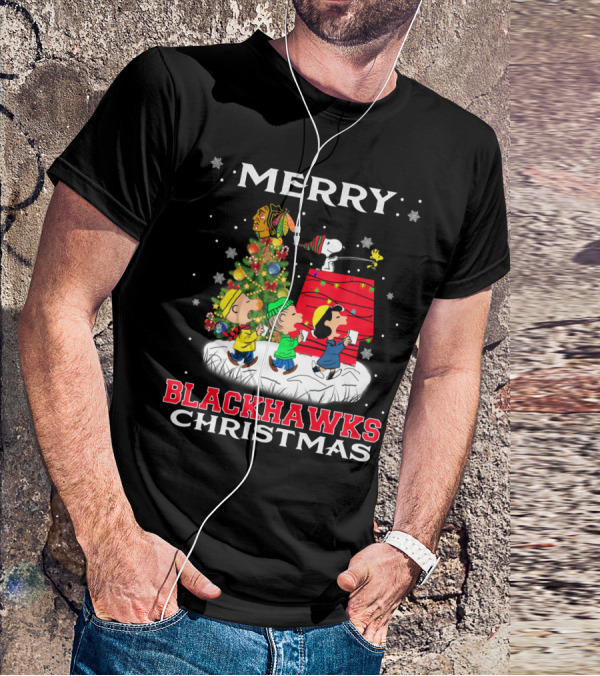 Merry Chicago Blackhawks Christmas With Snoopy And Friends T-Shirt