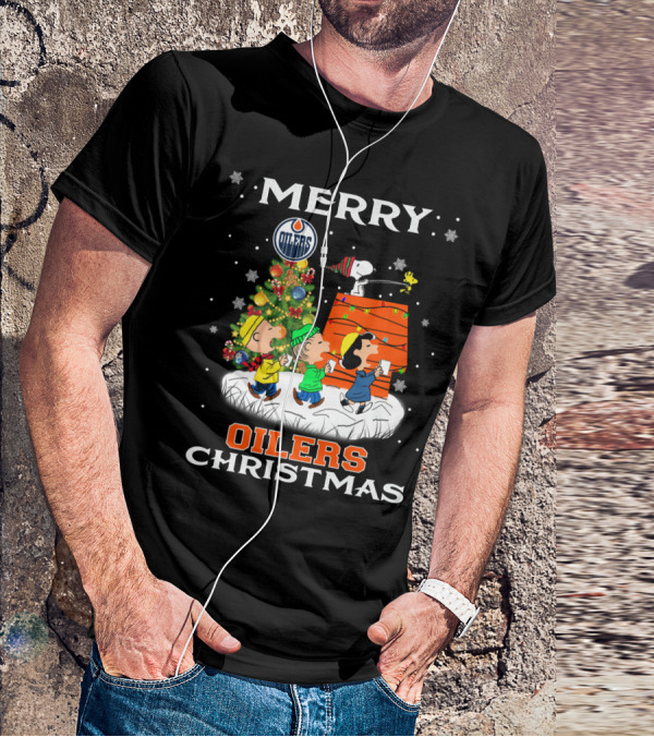 Merry Edmonton Oilers Christmas Snoopy Fans Peanuts Tree Charlie Brown Snoopy Woodstock T-Shirt