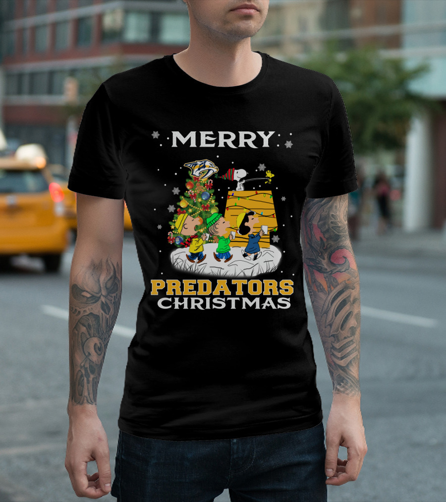 Merry Nashville Predators Christmas Snoopy Woodstock Lucy Charlie Brown Linus Caroling Holiday Scene T-Shirt