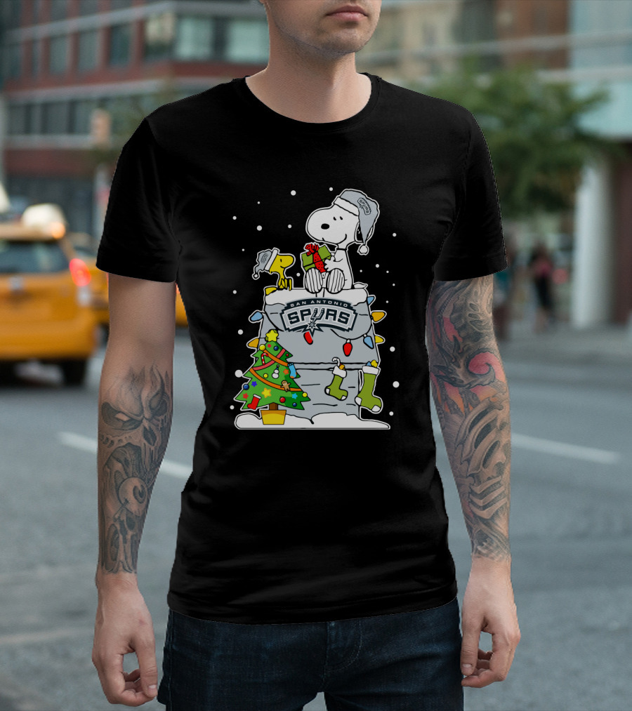 San Antonio Spurs Snoopy Christmas Peanuts Fans T-Shirt