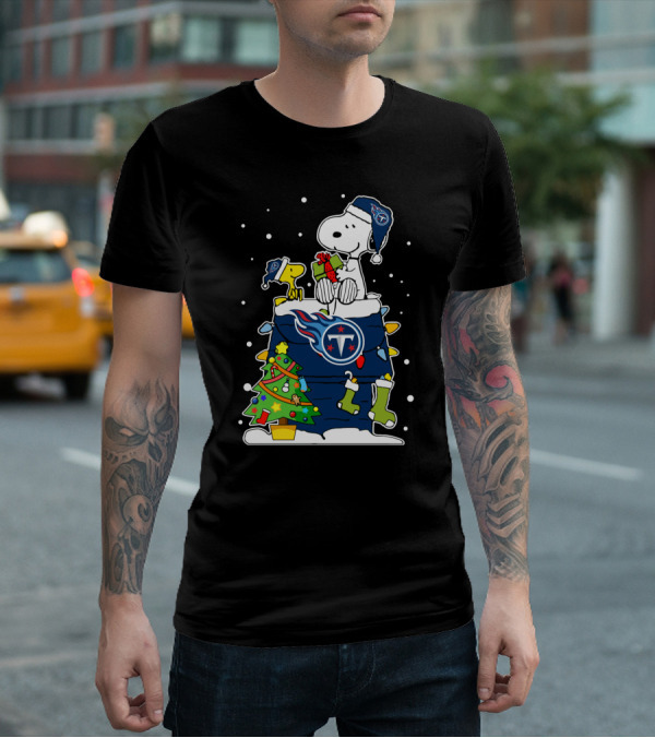 Snoopy And Woodstock Celebrate Tennessee Titans Christmas T-Shirt