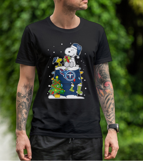 Snoopy And Woodstock Celebrate Tennessee Titans Christmas T-Shirt