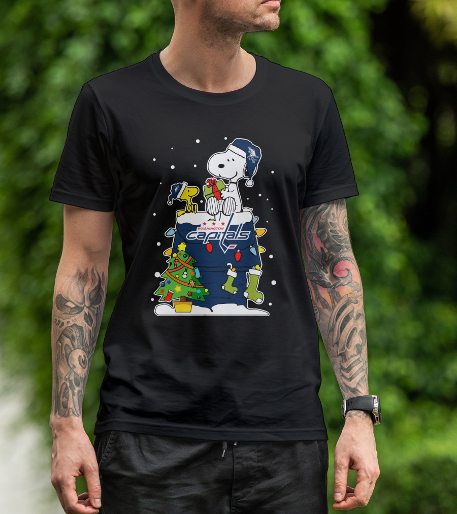 Washington Capitals Christmas Snoopy And Woodstock With Caps Beanies T-Shirt