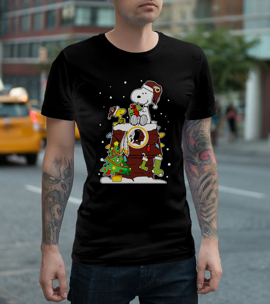 Washington Redskins Snoopy And Woodstock Christmas Theme T-Shirt