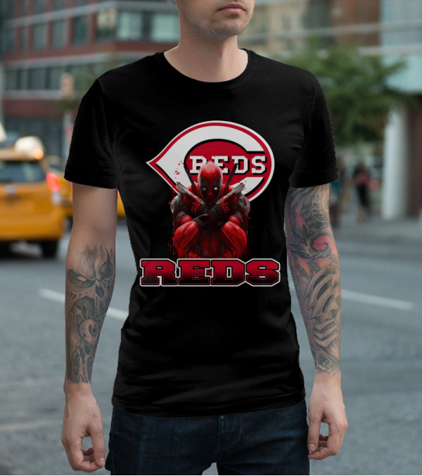 Cincinnati Reds Deadpool Crossover Fan Favorite T-Shirt