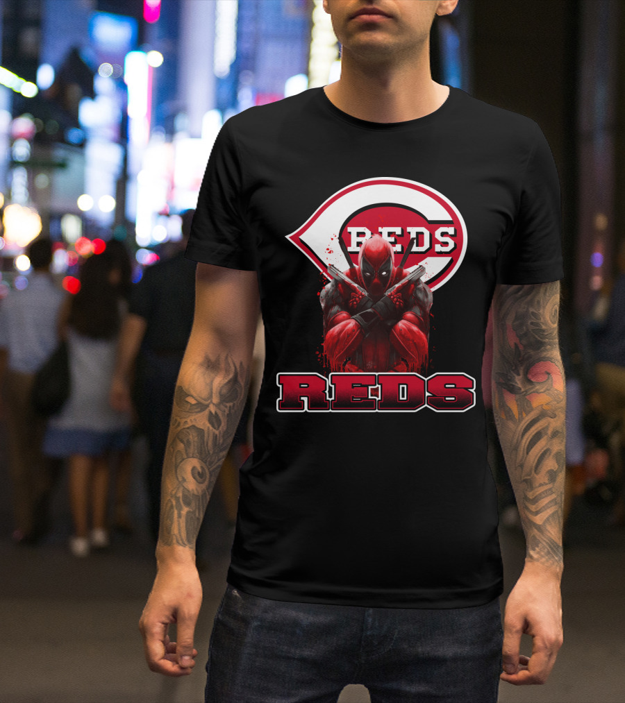 Cincinnati Reds Deadpool Crossover Fan Favorite T-Shirt