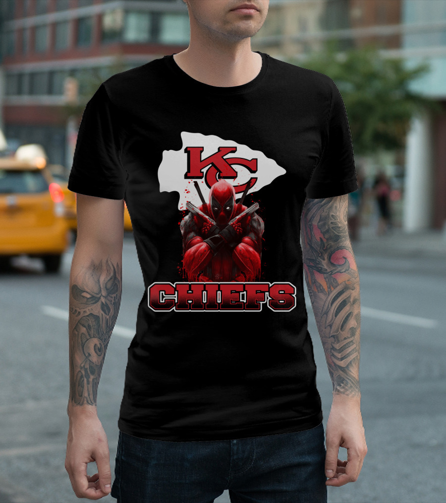 Kansas City Chiefs Deadpool Crossover Fan T-Shirt