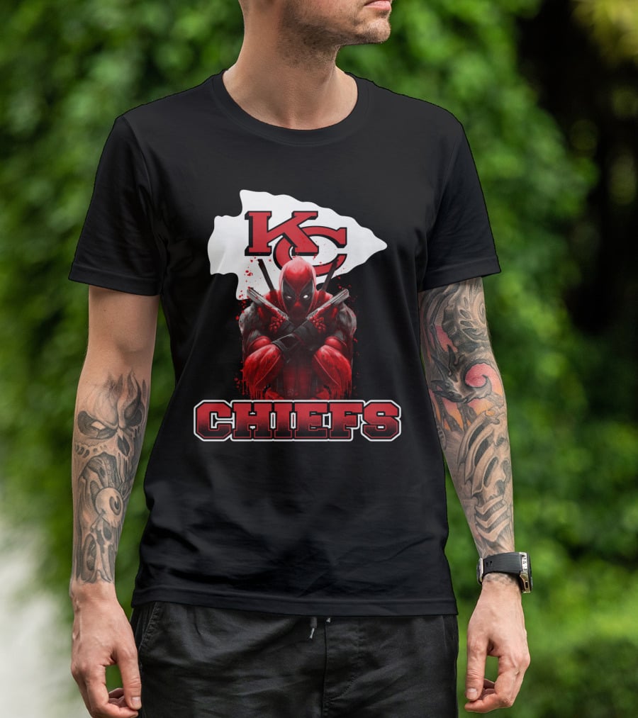 Kansas City Chiefs Deadpool Crossover Fan T-Shirt