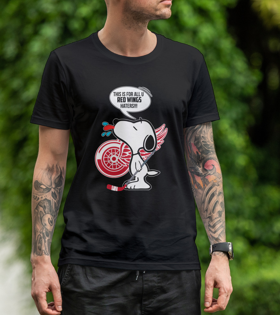 Snoopy Shows Love With Detroit Red Wings Logo And Hockey Stick T-Shirt