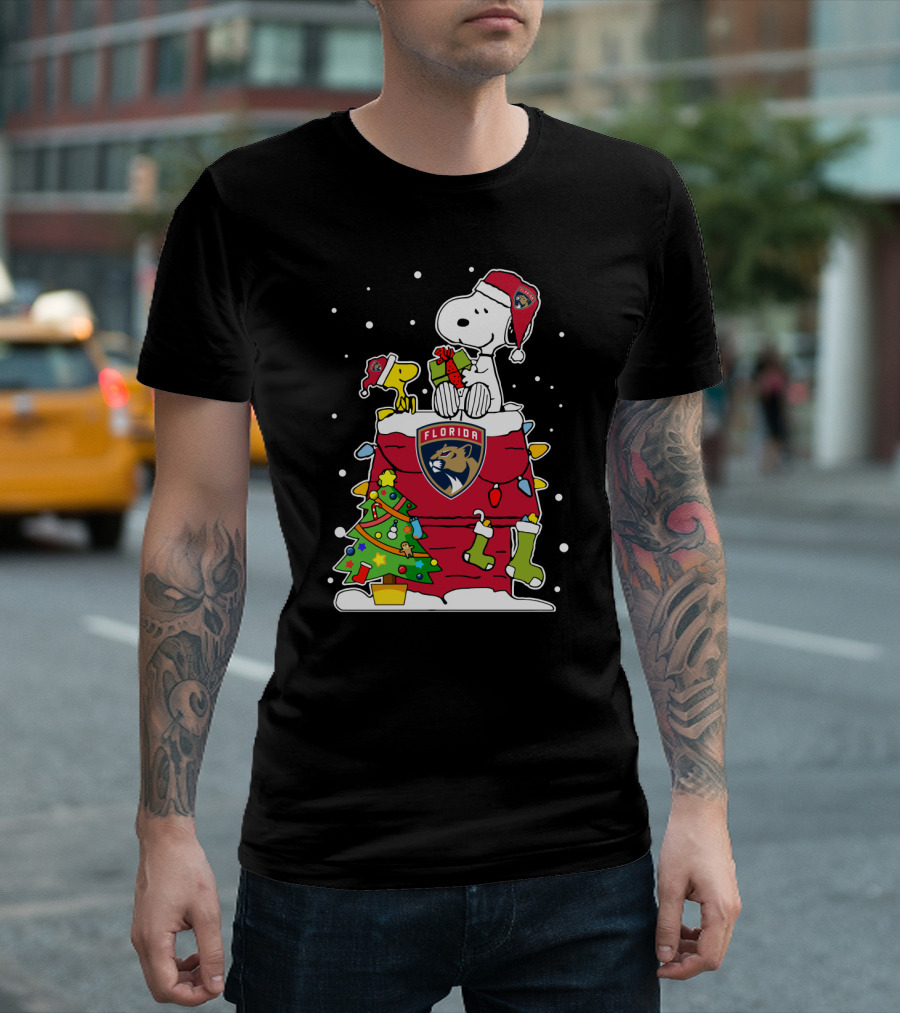 Florida Panthers Christmas Snoopy Gift Scene Peanuts Holiday T-Shirt