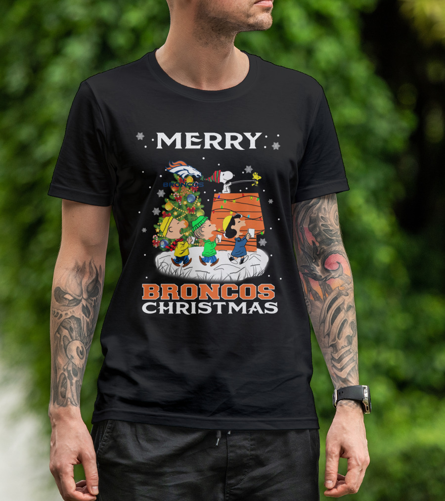 Merry Broncos Christmas For Snoopy Fans With Denver Broncos Logo And Peanuts Characters T-Shirt