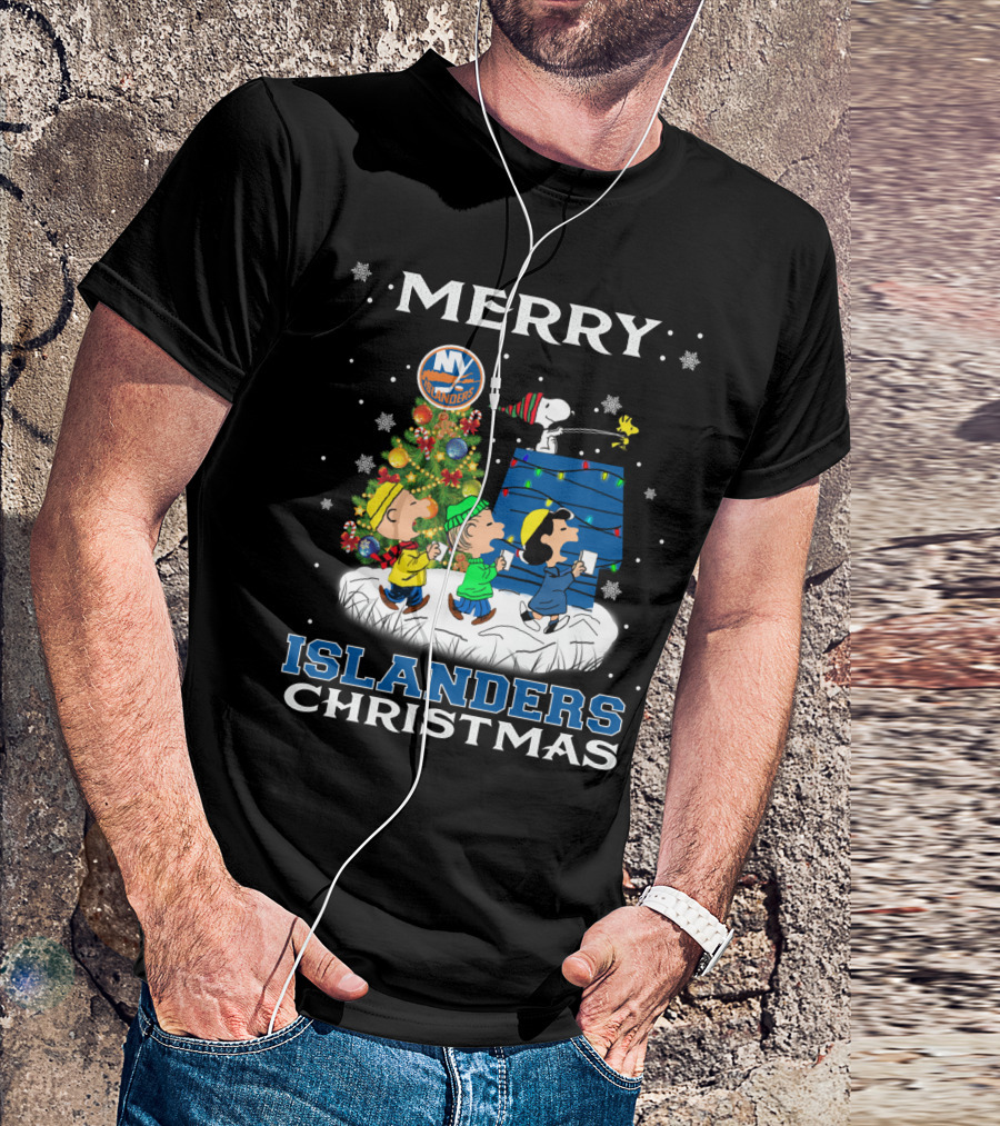 Merry New York Islanders Christmas With Peanuts Characters Snoopy Woodstock Charlie Brown Linus Lucy T-Shirt