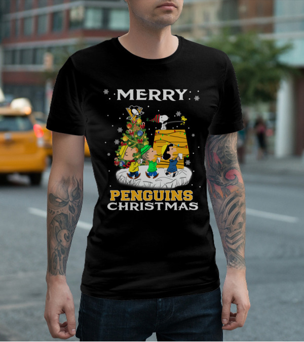Merry Pittsburgh Penguins Christmas Snoopy And Peanuts Holiday T-Shirt