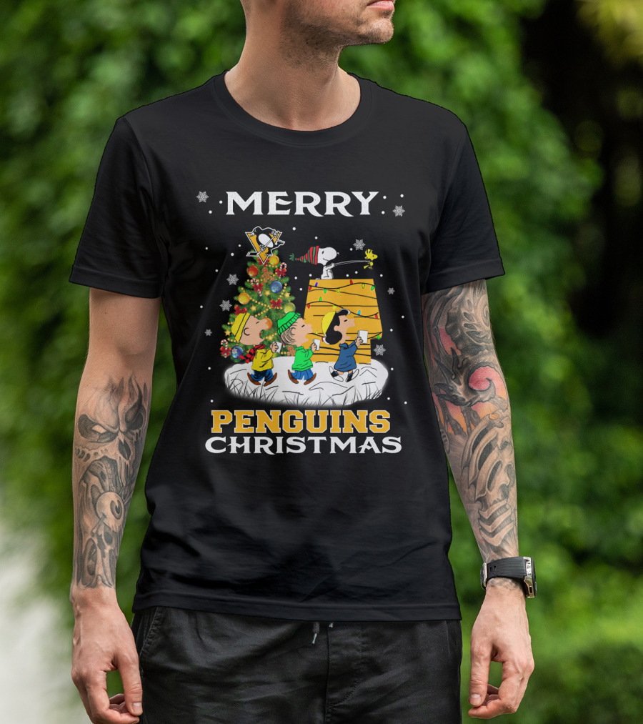 Merry Pittsburgh Penguins Christmas Snoopy And Peanuts Holiday T-Shirt