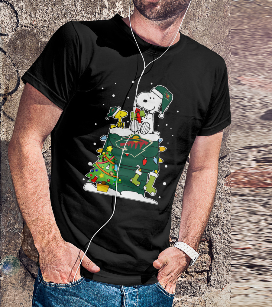 Minnesota Wild Christmas Snoopy Lover Peanuts Hockey Holiday Scene T-Shirt