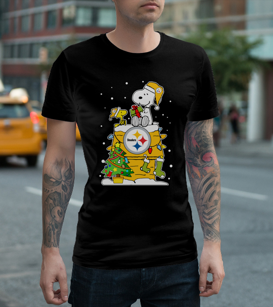 Pittsburgh Steelers Christmas Snoopy And Woodstock House With Holiday Decorations T-Shirt