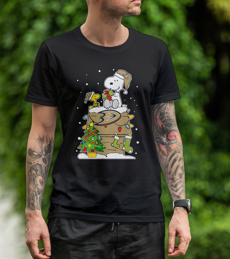 Anaheim Ducks Christmas Snoopy And Woodstock With Gifts T-Shirt
