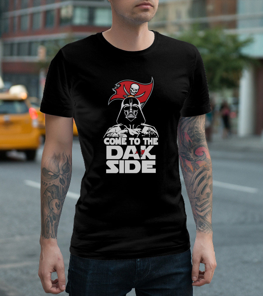 Come To The Dak Side With Darth Vader And Tampa Bay Buccaneers Flag T-Shirt