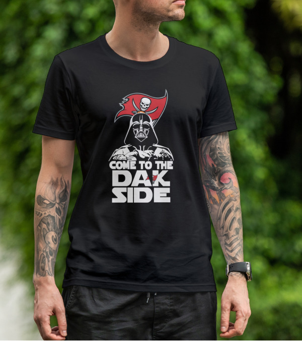 Come To The Dak Side With Darth Vader And Tampa Bay Buccaneers Flag T-Shirt