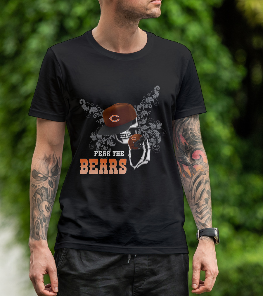 Fear The Bears Chicago Football Skull Helmet T-Shirt
