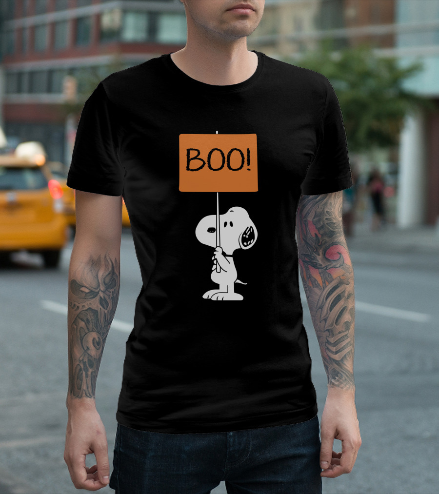 Peanuts Halloween Snoopy Holding Boo Sign T-Shirt