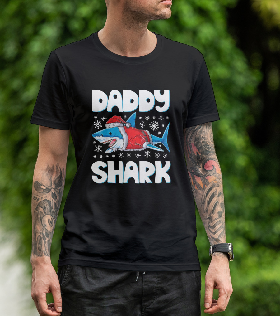 Daddy Shark Santa Hat Snowflakes Christmas T-Shirt