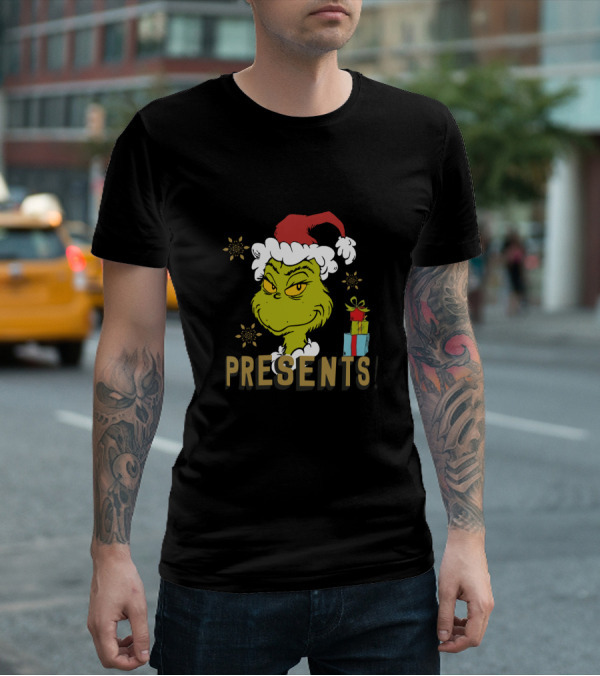 I'm Here For The Presents Grinch Santa Hat Snowflakes T-Shirt
