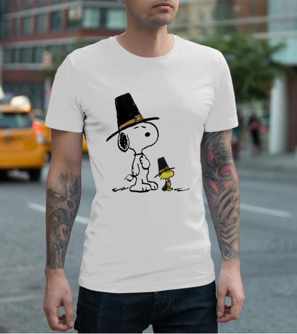 Peanuts Funny Snoopy Woodstock Thanksgiving Pilgrim Hat T-Shirt