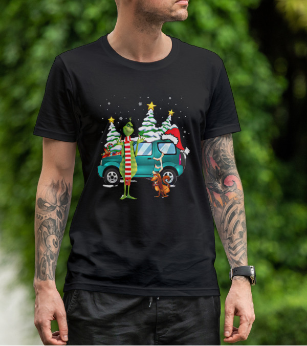 Grinch Max Dog Christmas Snow Trees Santa Hat Car Scene T-Shirt