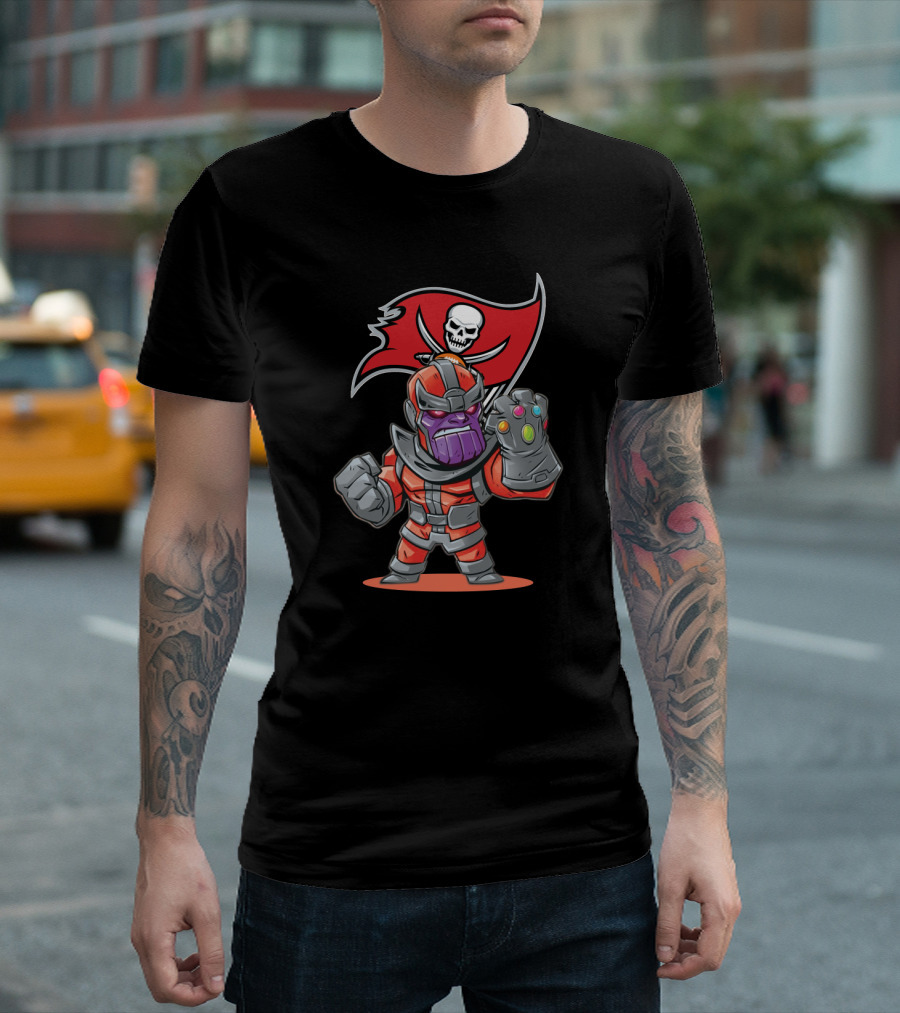 Thanos Tampa Bay Buccaneers Fans Crossover Character With Infinity Gauntlet T-Shirt