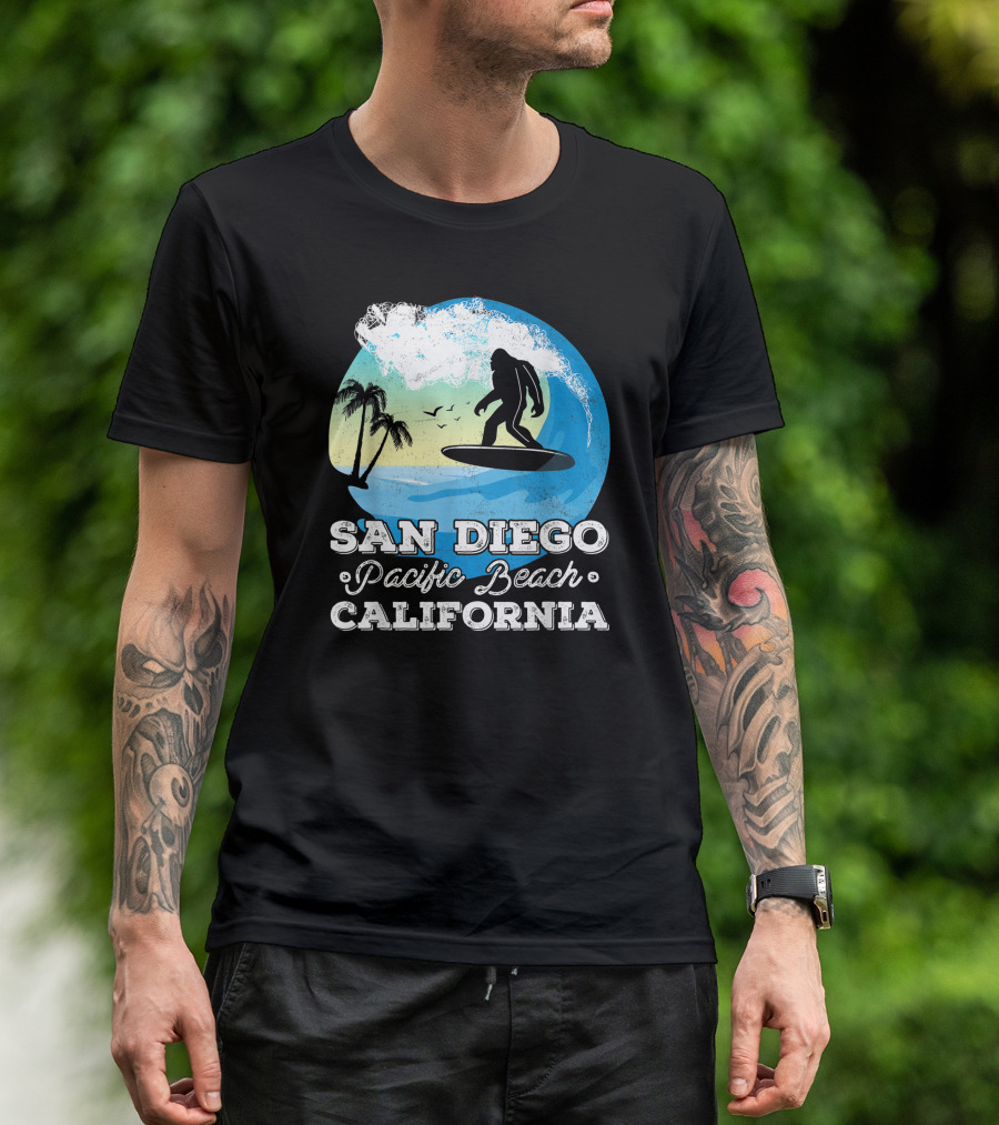 San Diego Pacific Beach California Bigfoot Surfer Adventure Scene T-Shirt