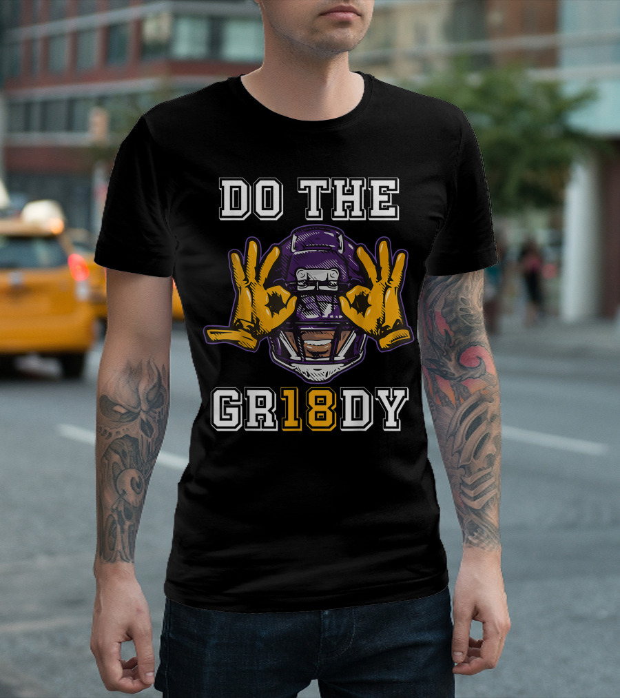 DO THE GRIDDY 18 Football Helmet Hands Gesture T-Shirt
