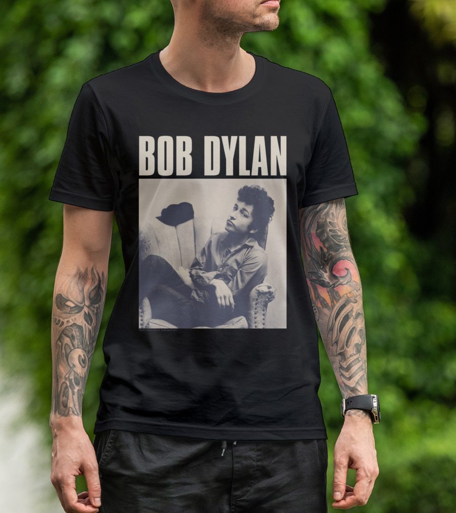 Bob Dylan Sitting On Chair Iconic Photo T-Shirt