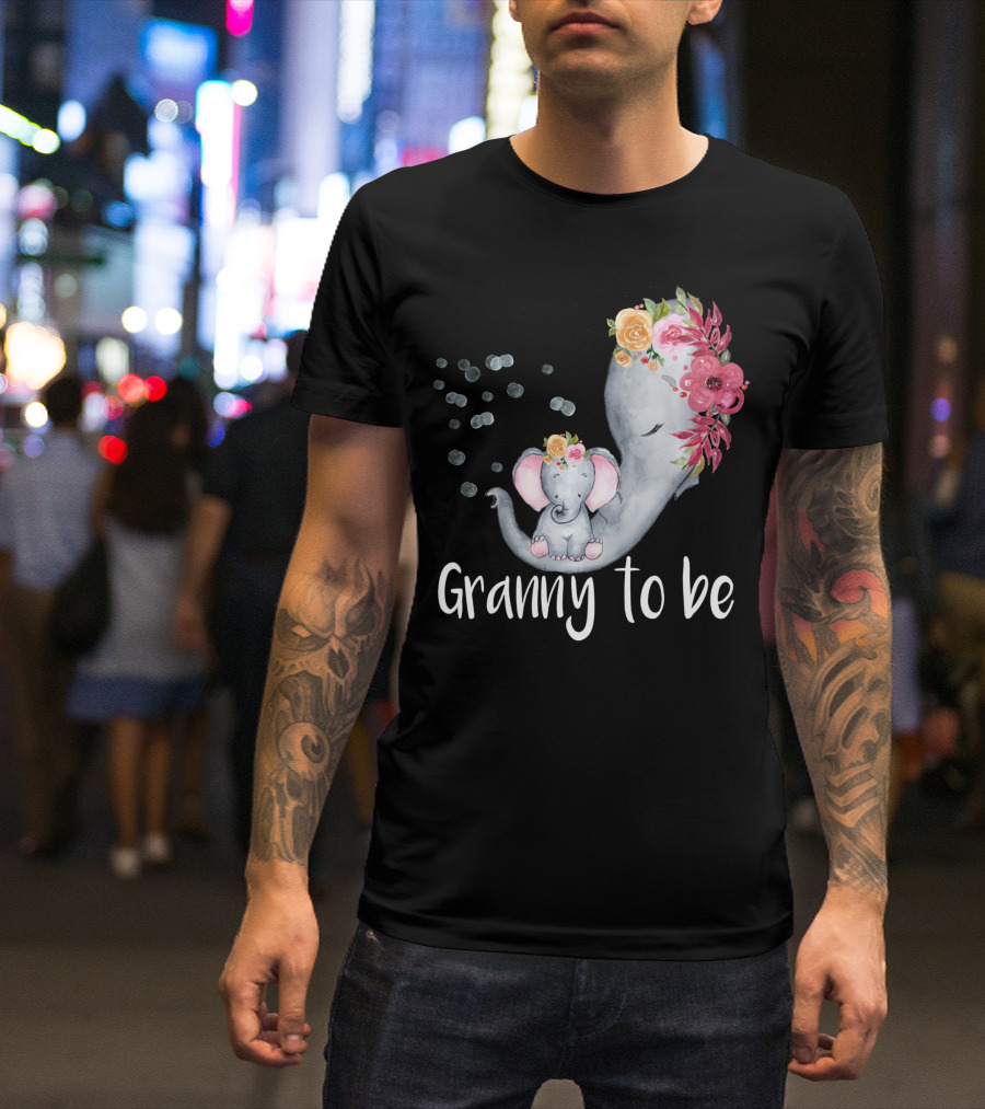 Granny To Be Elephant Baby Shower Floral For Girl T-Shirt