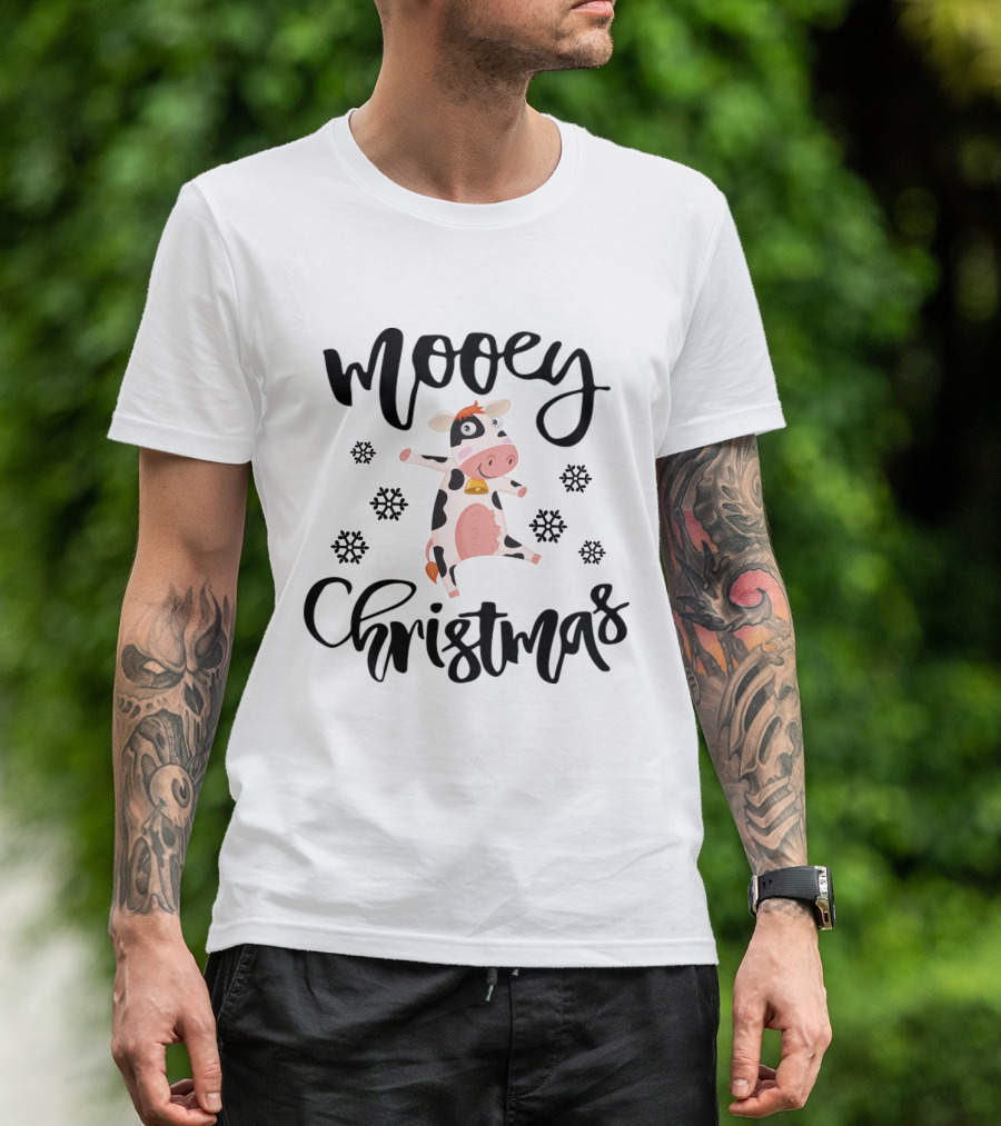 Mooey Christmas Funny Cows Dancing With Snowflakes Holiday Cow T-Shirt