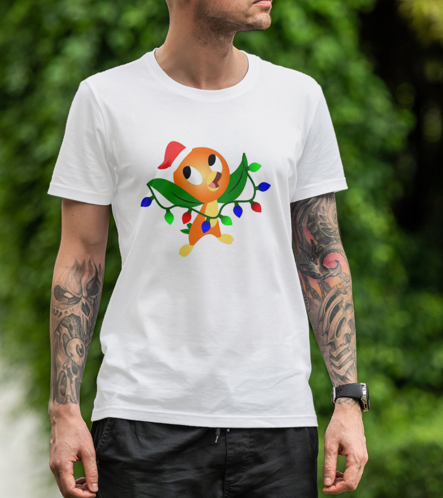 Think Christmas Thoughts Orange Bird With Santa Hat And Festive Lights T-Shirt