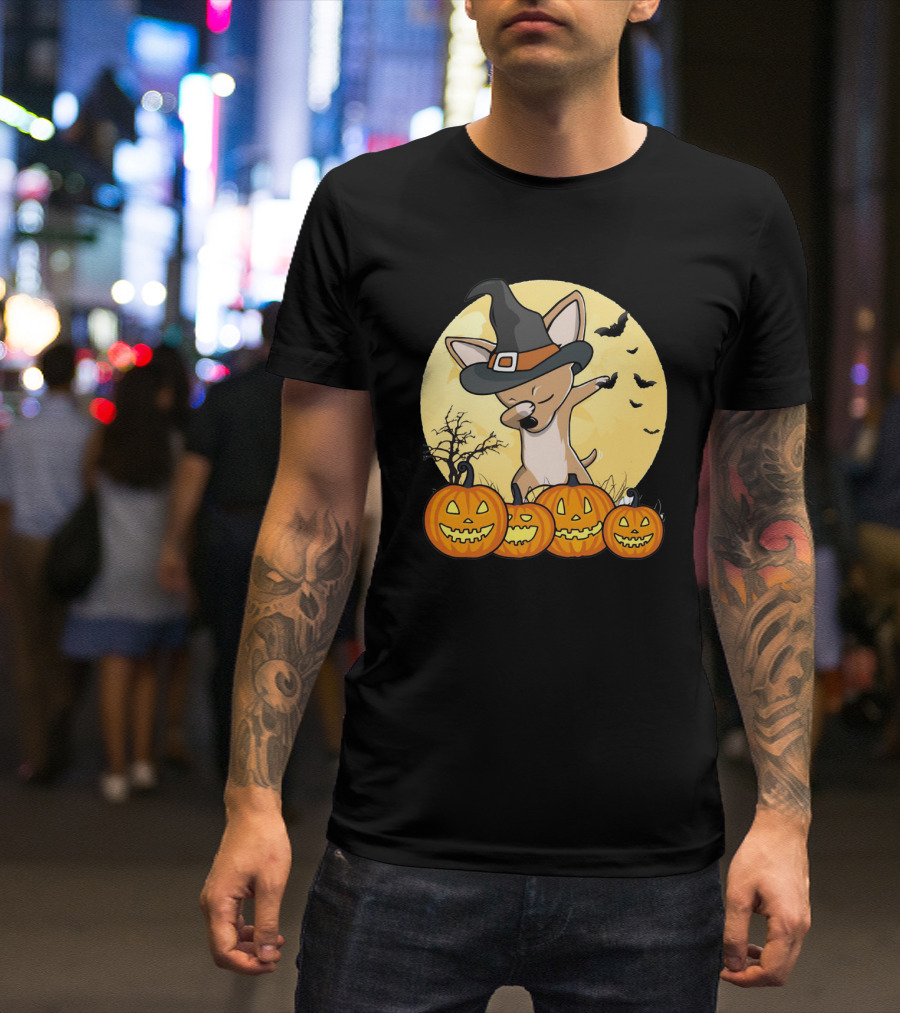 Chihuahua Dabbing In Witch Hat With Pumpkins Halloween Moon Background T-Shirt