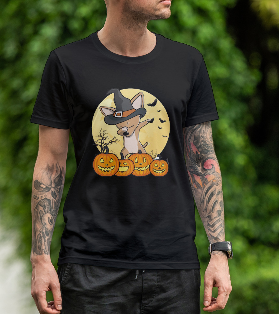 Chihuahua Dabbing In Witch Hat With Pumpkins Halloween Moon Background T-Shirt