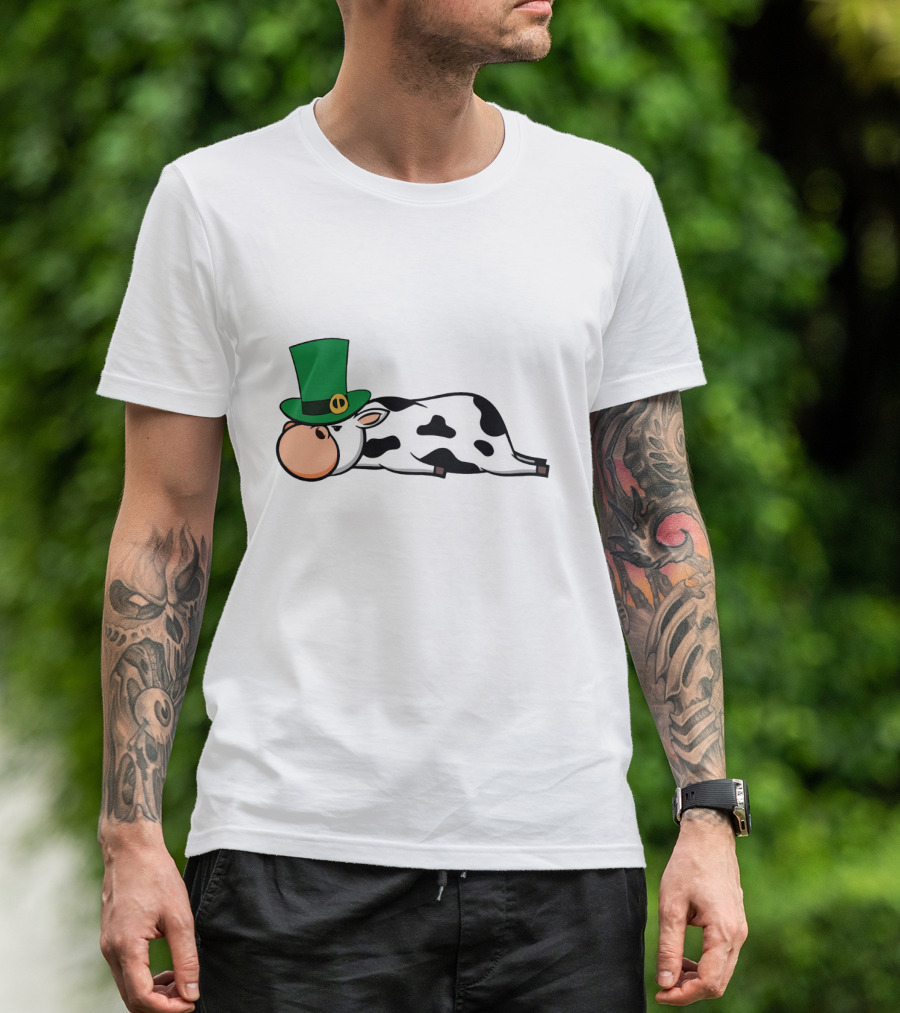 St Patricks Day Drunken Beer Party Cow With Irish Leprechaun Hat T-Shirt