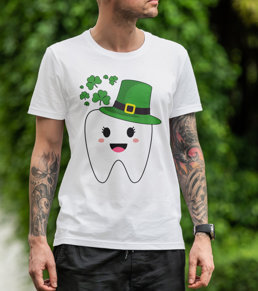 Cute Tooth With Hat Dental Assistant Shamrock St Patrick's Day T-Shirt