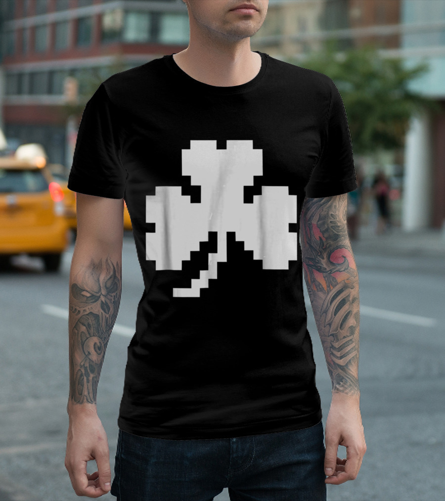 Clover Pixel Irish Shamrock Retro Gaming T-Shirt