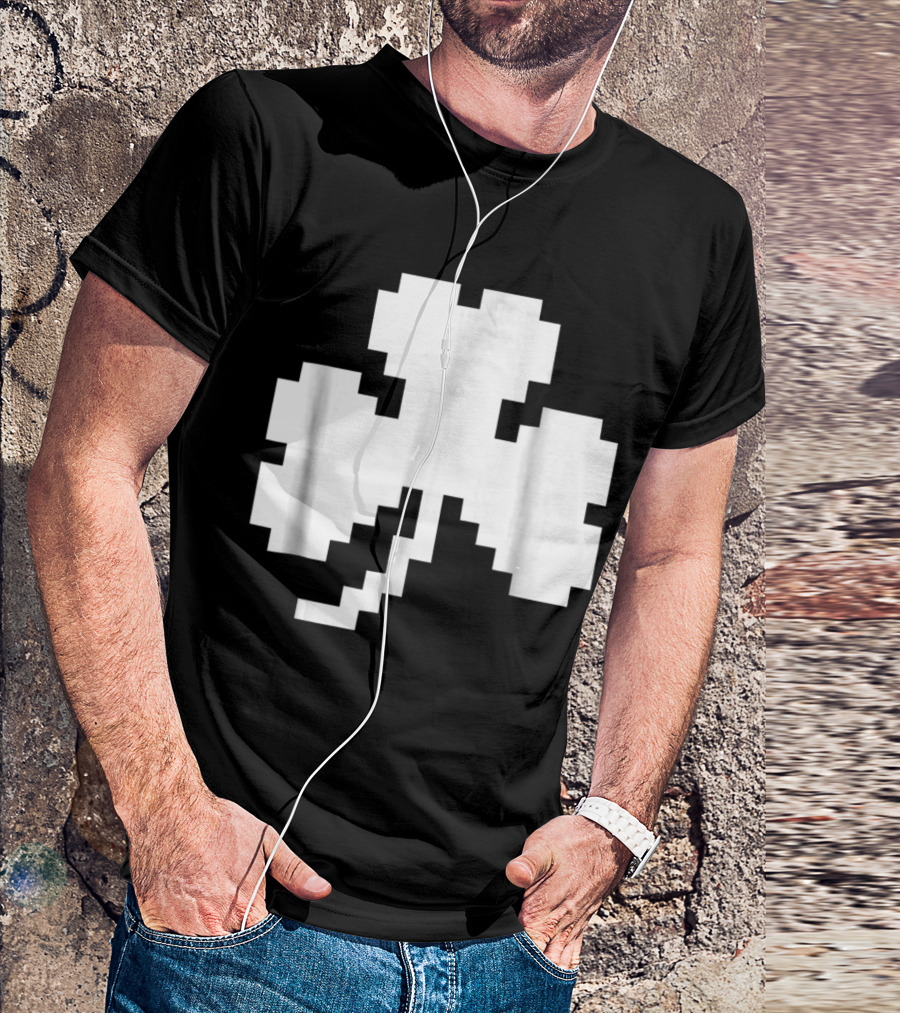 Clover Pixel Irish Shamrock Retro Gaming T-Shirt