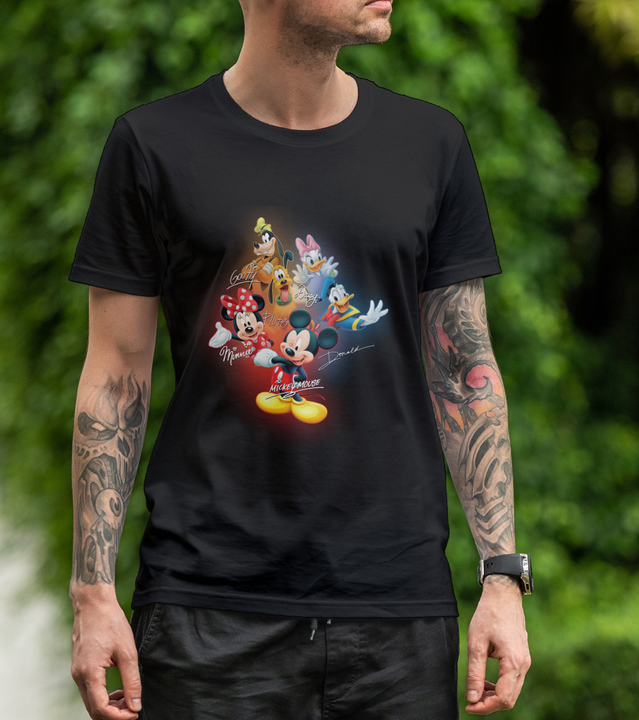Mickey Mouse Minnie Pluto Goofy Daisy Donald Signatures T-Shirt