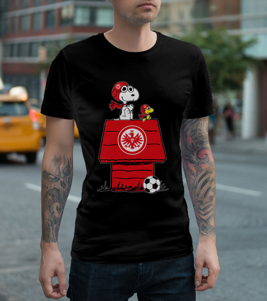 Eintracht Frankfurt Snoopy and Woodstock Football Fan T-Shirt