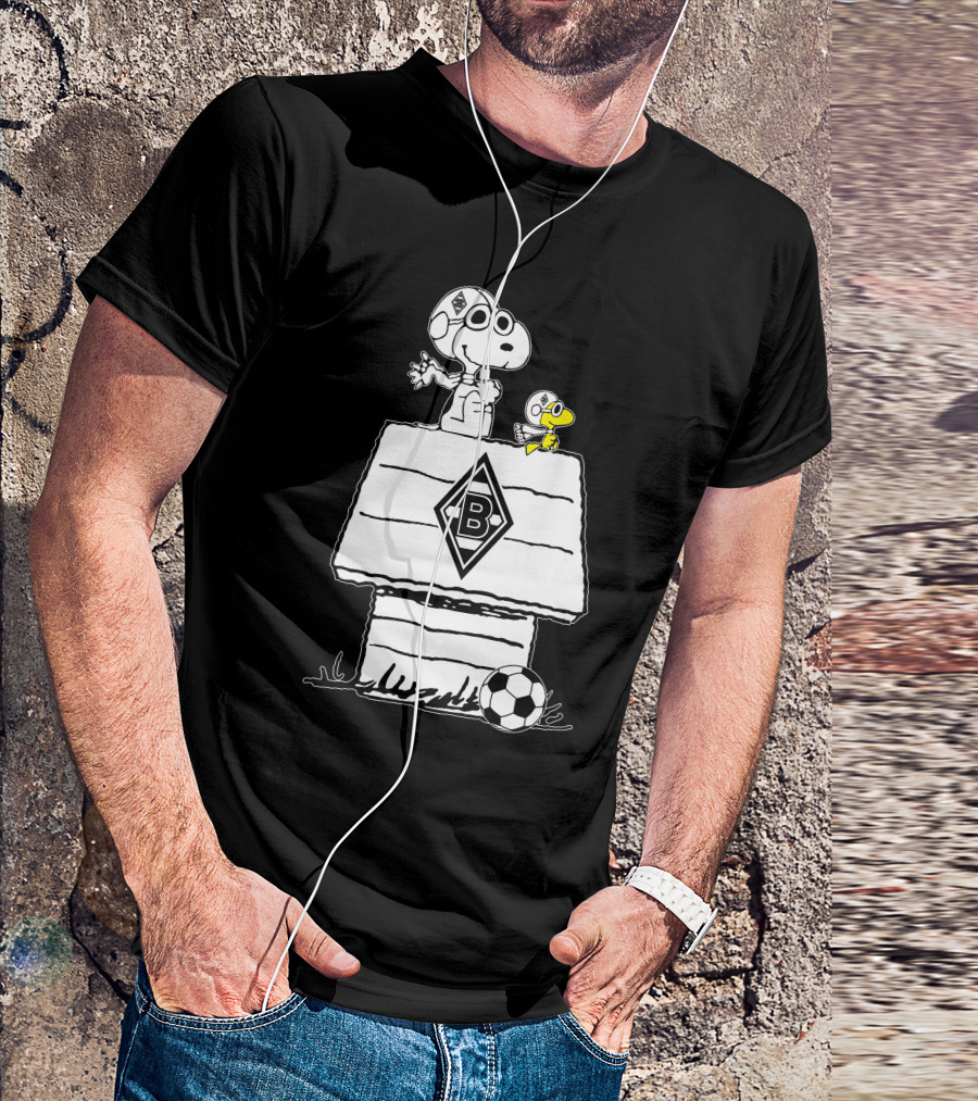 Borussia Mönchengladbach Snoopy And Woodstock Soccer Doghouse T-Shirt