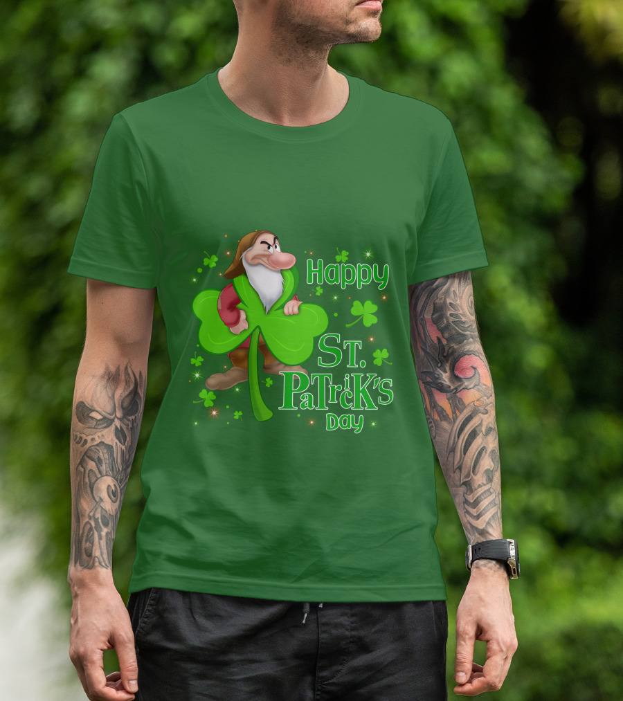 Happy St. Patrick's Day Grumpy Dwarf With Clover And Shamrocks T-Shirt