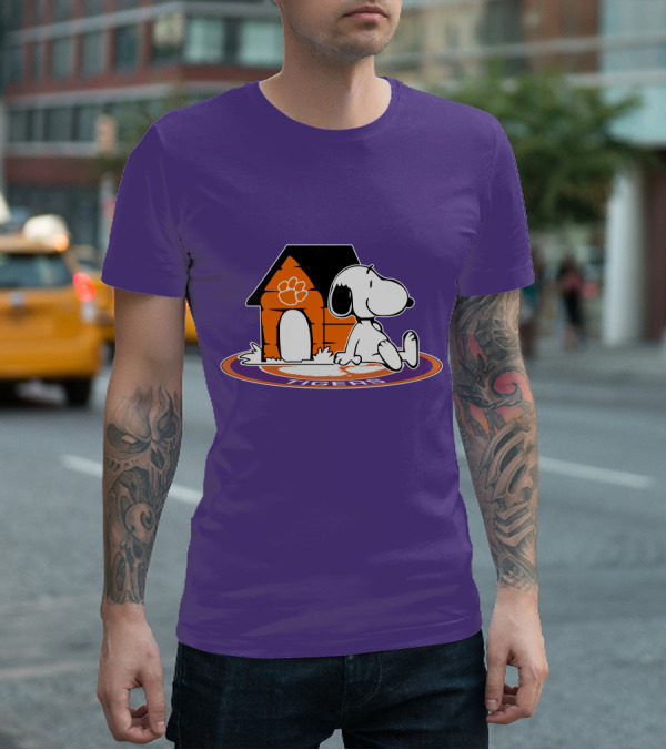 Clemson Tigers Football Forever Snoopy Doghouse Fan T-Shirt